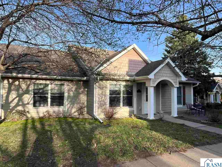 1842 Macintosh Court, Saint Peter, MN 56082 - #2