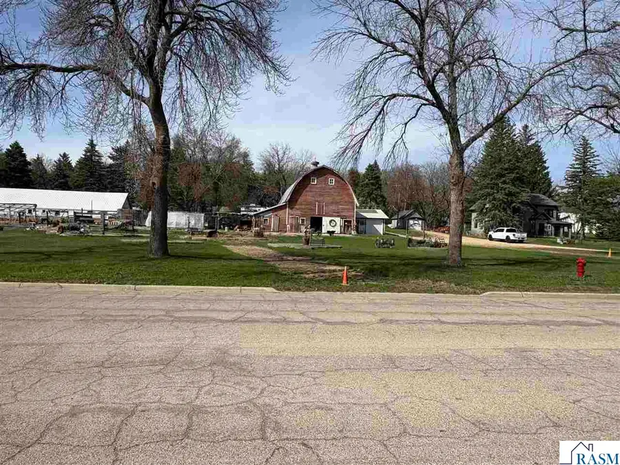 609 W Main Street, Madelia, MN 56062 - #2