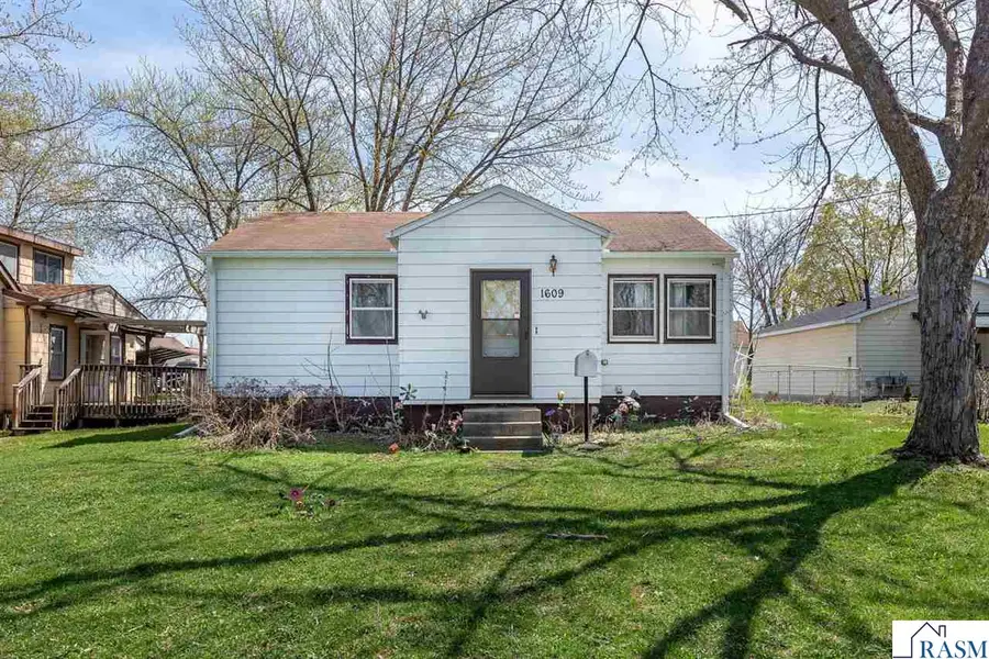 1609 4th Avenue, Mankato, MN 56001 - #2
