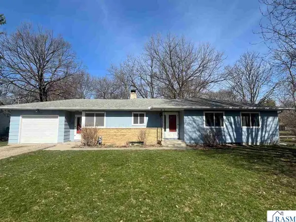 118 S Skyline Drive, Mankato, MN 56001