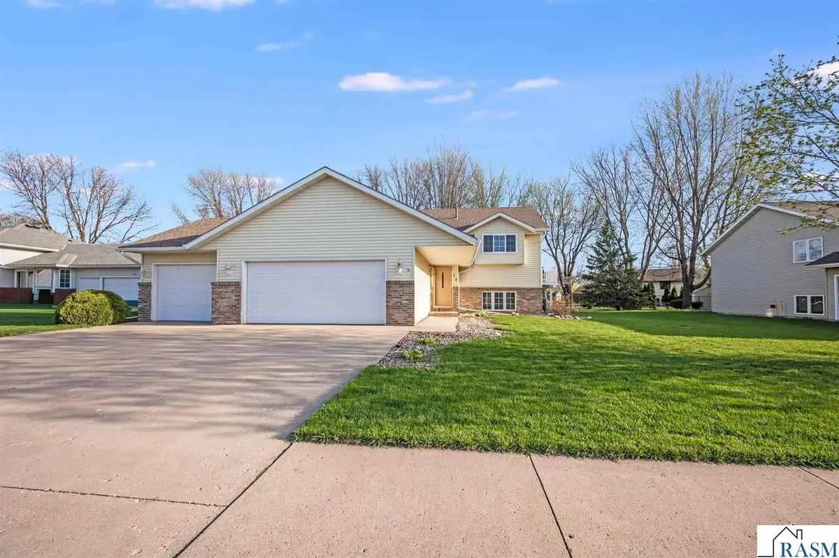 18 La Mar Court, North Mankato, MN 56003 - #1