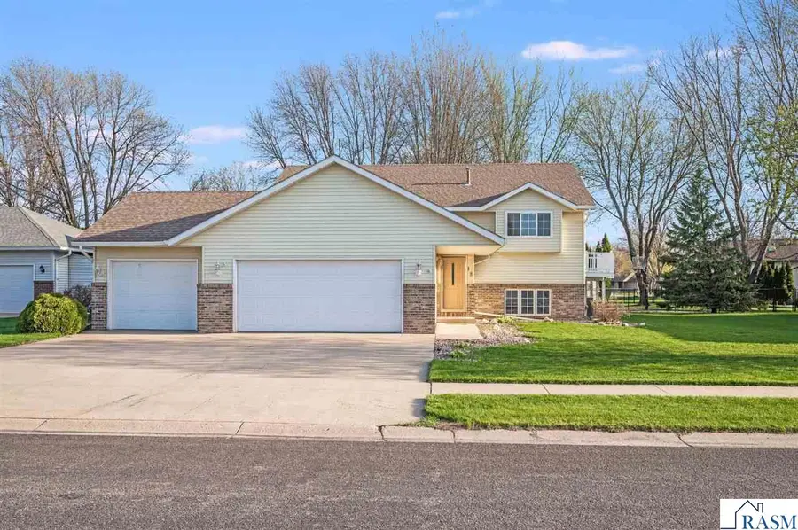 18 La Mar Court, North Mankato, MN 56003 - #2