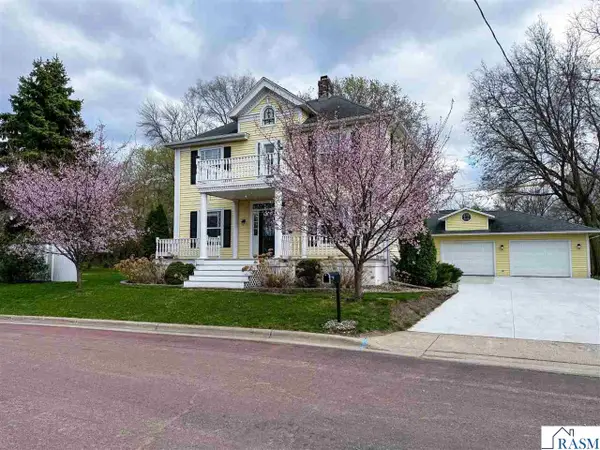 865 Madison Avenue, Mankato, MN 56001