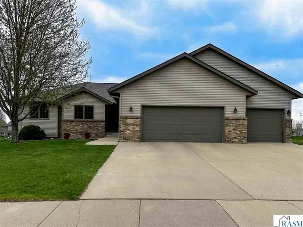 201 Pebble Creek Drive, Mankato, MN 56001