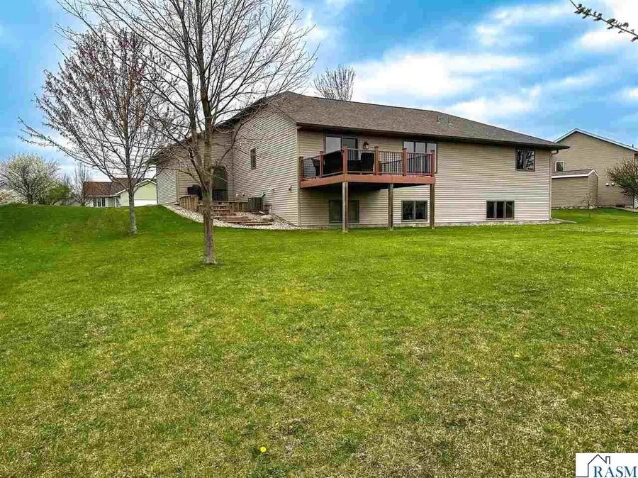 201 Pebble Creek Drive, Mankato, MN 56001 - #2