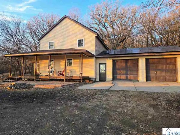 69194 County 21 Road, Fairfax, MN 55332