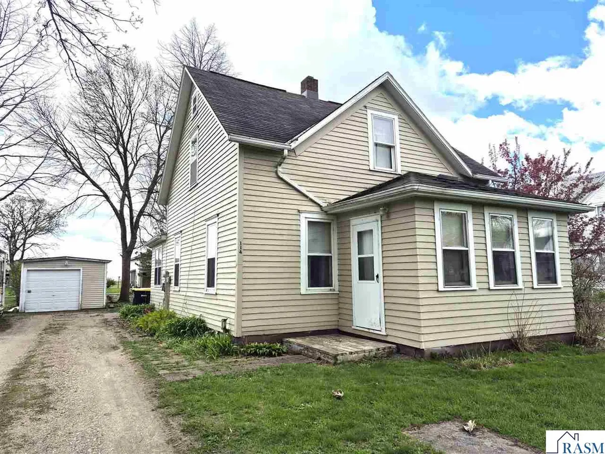 114 SW 1st Avenue, Fairfax, MN 55332 - #1
