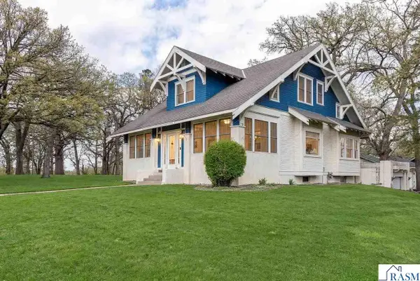 202 N Logan Street, Lake Crystal, MN 56055