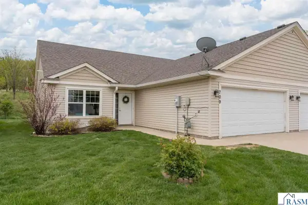 709 Tomahawk Court, Madison Lake, MN 56063