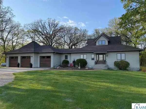 20256 County Road 29, New Ulm, MN 56073