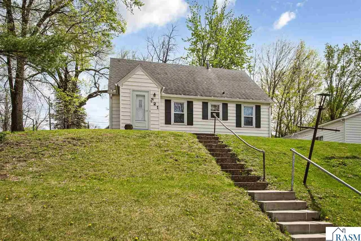 321 S 3rd Street, Le Sueur, MN 56058 - #1
