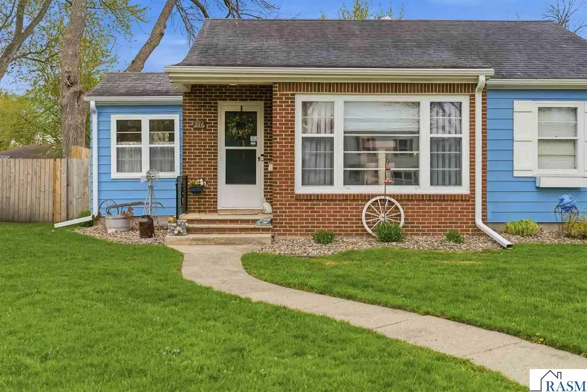 216 SE 7 Avenue, Waseca, MN 56093 - #1