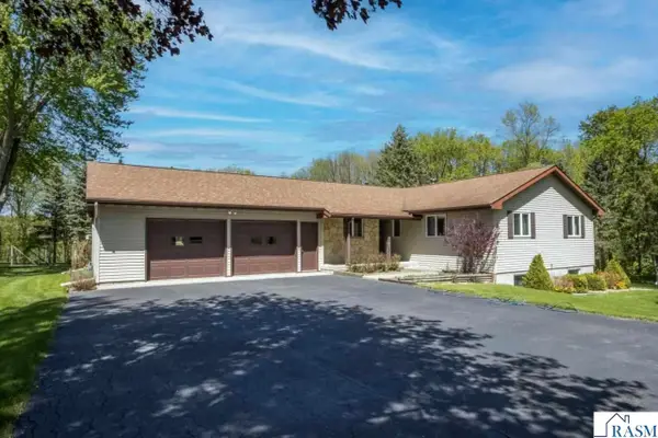 100 Stony Creek Circle, Mankato, MN 56001