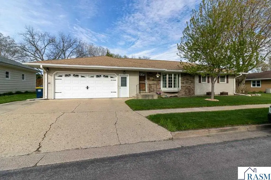 6 Hazelwood Avenue, New Ulm, MN 56073 - #1