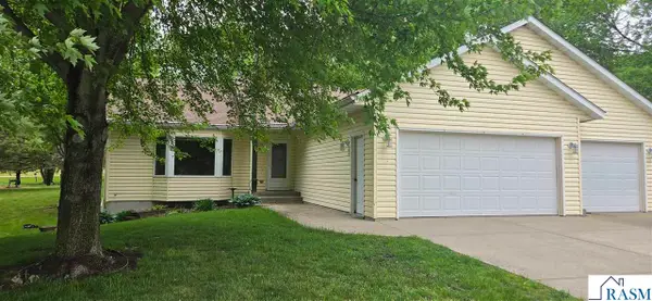 14351 Hill & Dale Dr, Waseca, MN 56093