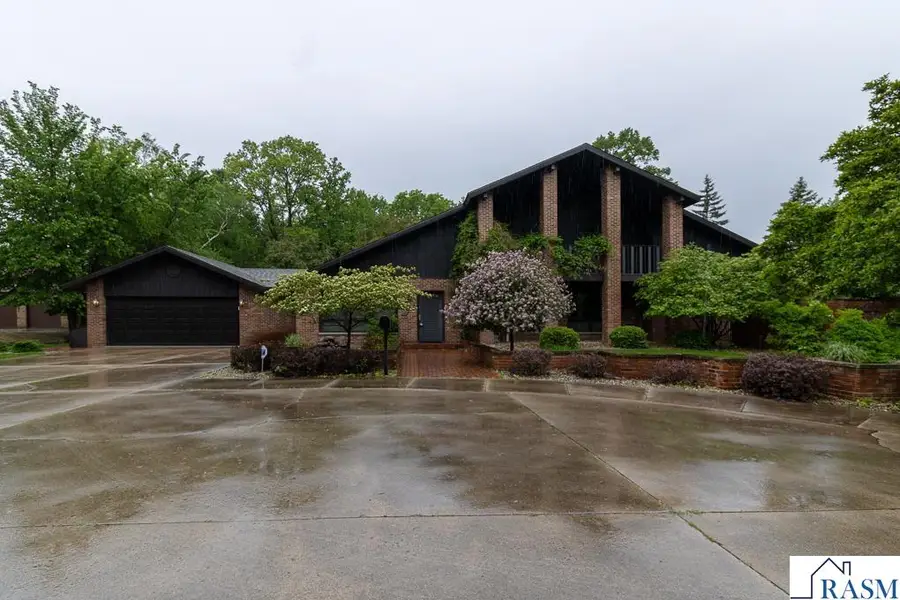 710 Summit Avenue, New Ulm, MN 56073 - #2