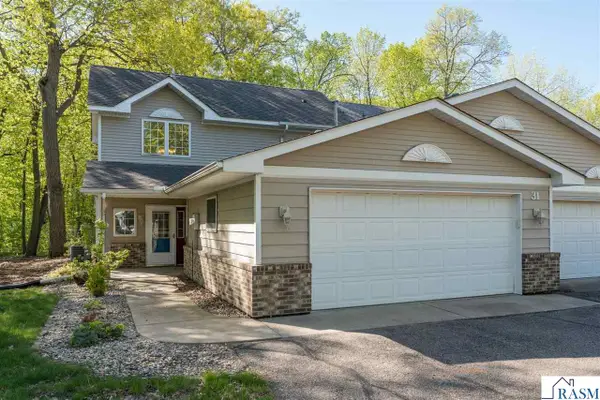 31 Pleasant View Trail, North Mankato, MN 56003