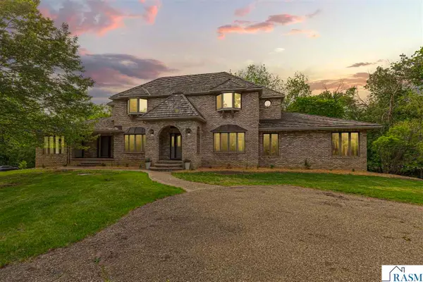 101 Pohl Road, Mankato, MN 56001