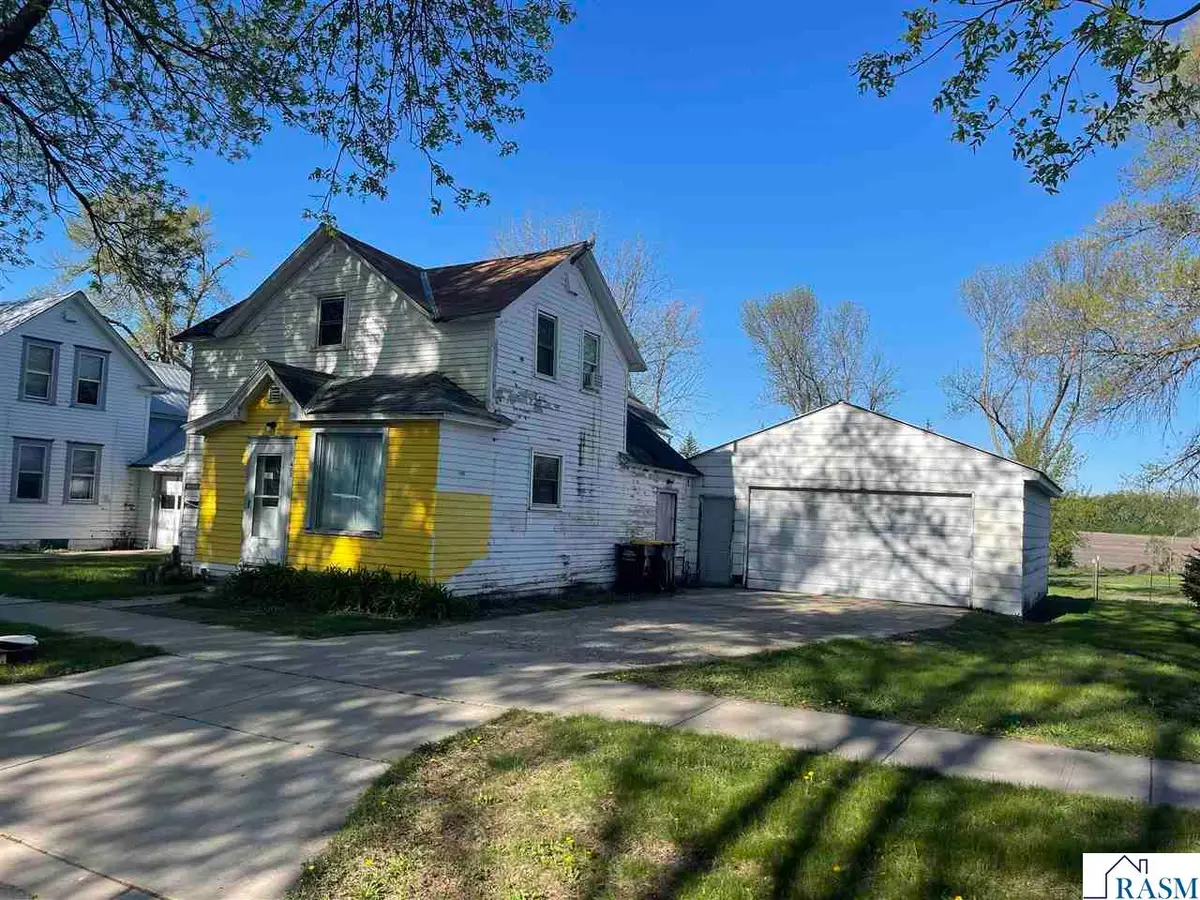 403 S park Street, Fairfax, MN 55332 - #1