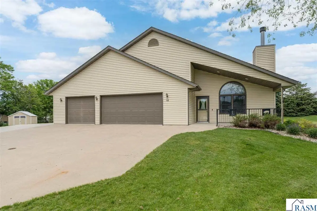 18 Columbia Court, North Mankato, MN 56003 - #1