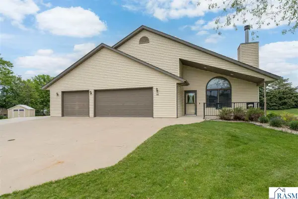 18 Columbia Court, North Mankato, MN 56003