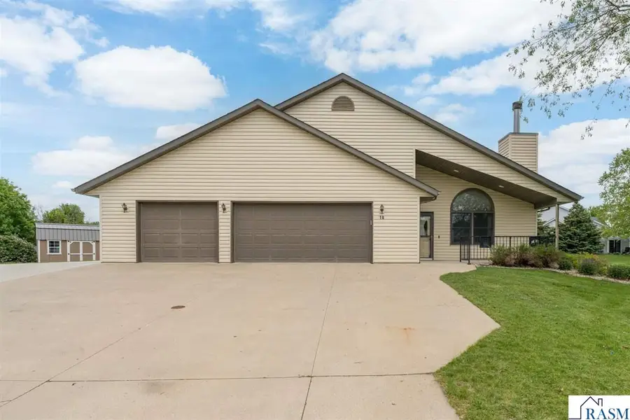 18 Columbia Court, North Mankato, MN 56003 - #2
