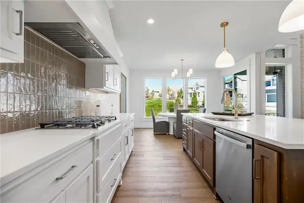 25212 W 92nd Street, Lenexa, KS 66227