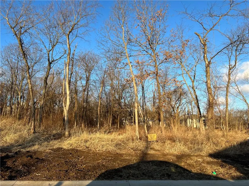 1604 SW Stonewall Drive, Oak Grove, MO 64075 - Image #1