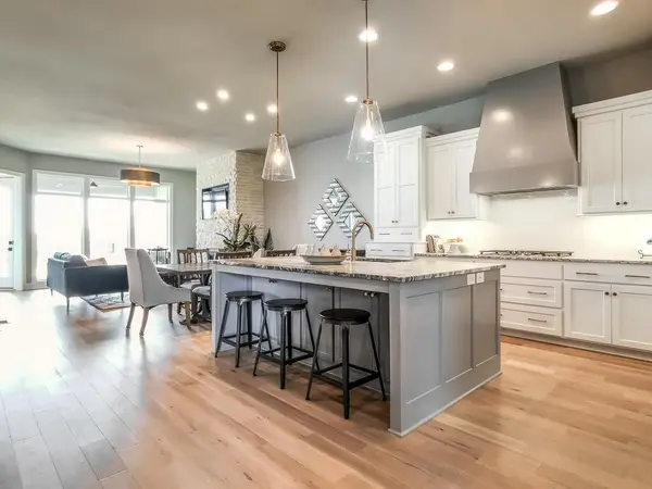 21918 W 82nd Terrace, Lenexa, KS 66220