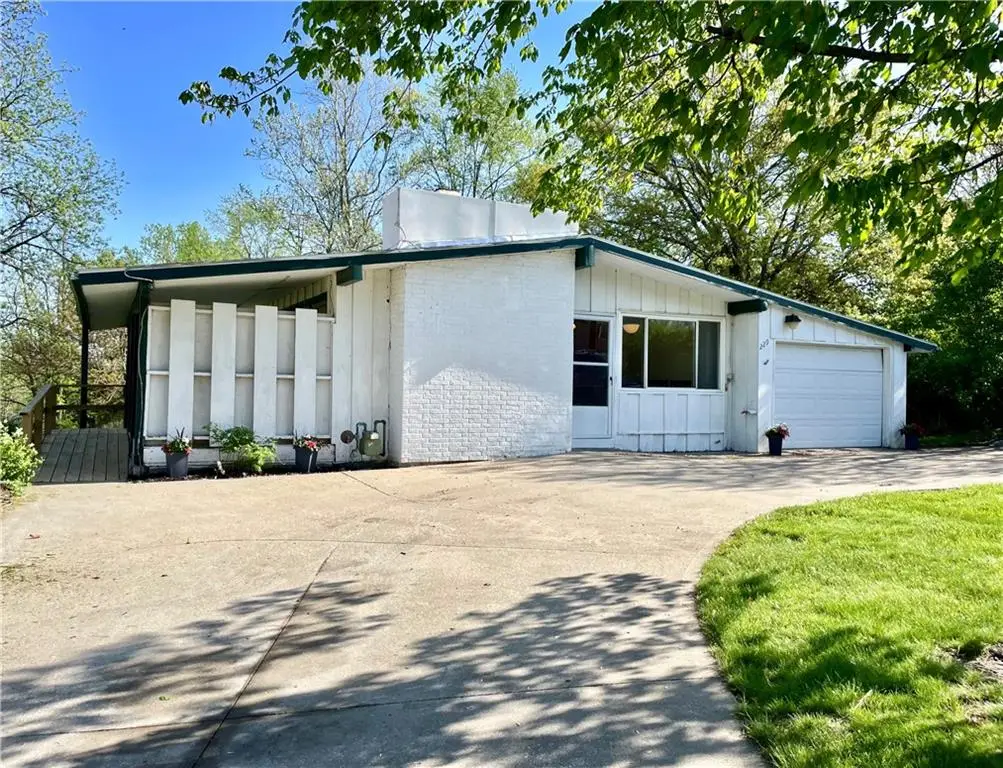 229 W 16th Street, Maryville, MO 64468 - #1