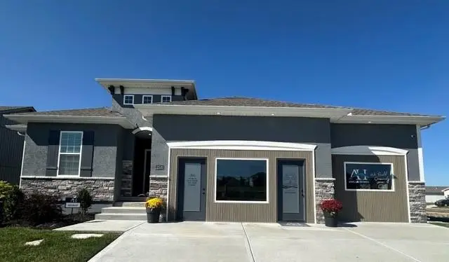 12510 S Parkwood Lane, Lees Summit, MO 64086 - Image #1