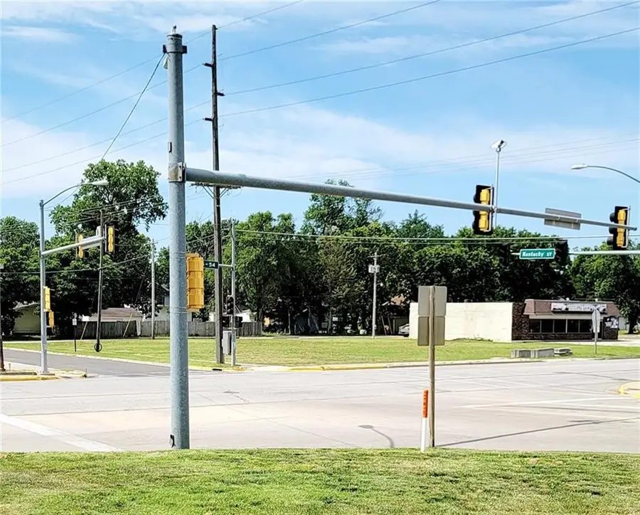 1119 East Street, Iola, KS 66749 - Image #2