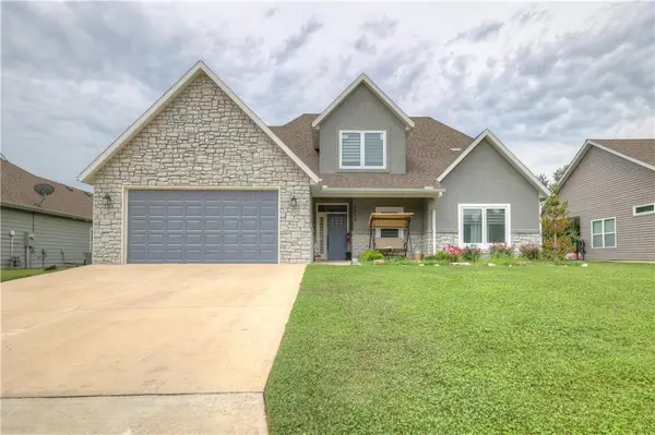 1824 Silverback Way, Pittsburg, KS 66762