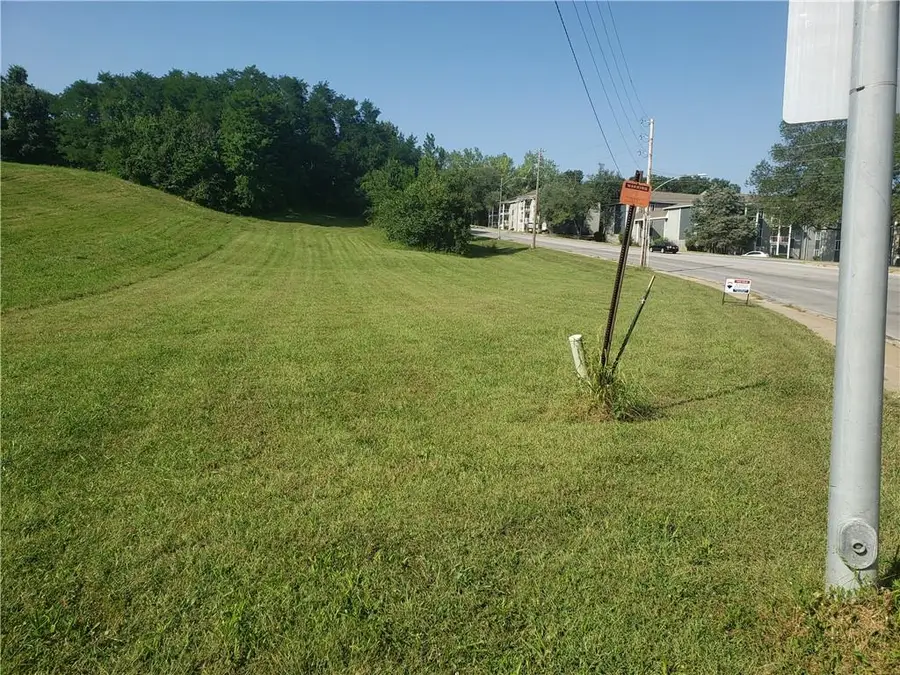 497 NW 68 Terrace, Gladstone, MO 64118 - Image #2