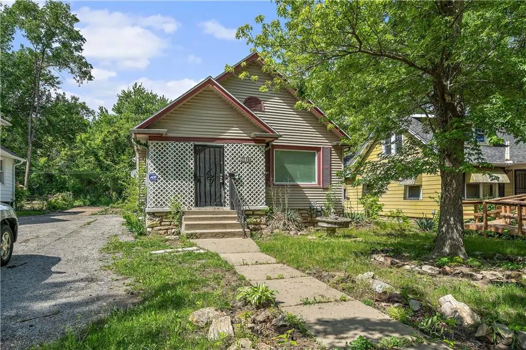 2016 E 59th Street, Kansas City, MO 64130 - Image #1