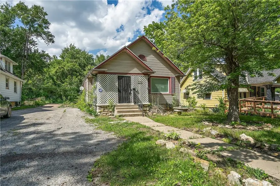 2016 E 59th Street, Kansas City, MO 64130 - Image #2