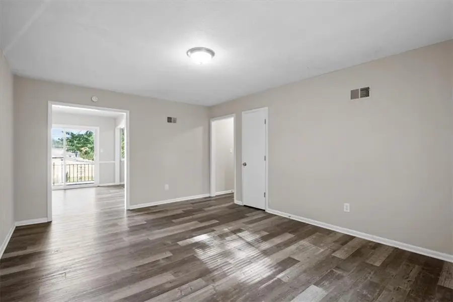 8030 Campbell Street, Kansas City, MO 64131 - Image #2