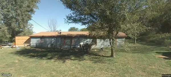 9588 Woodcrest Lane, Ozawkie, KS 66070