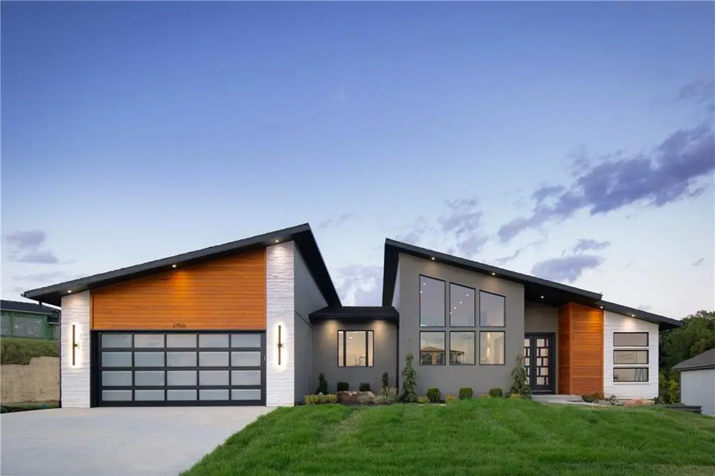 2150 Palisades Drive, Riverside, MO 64150 - Image #1