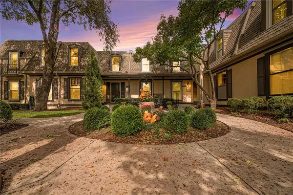 6708 W 109th Street #F, Overland Park, KS 66211