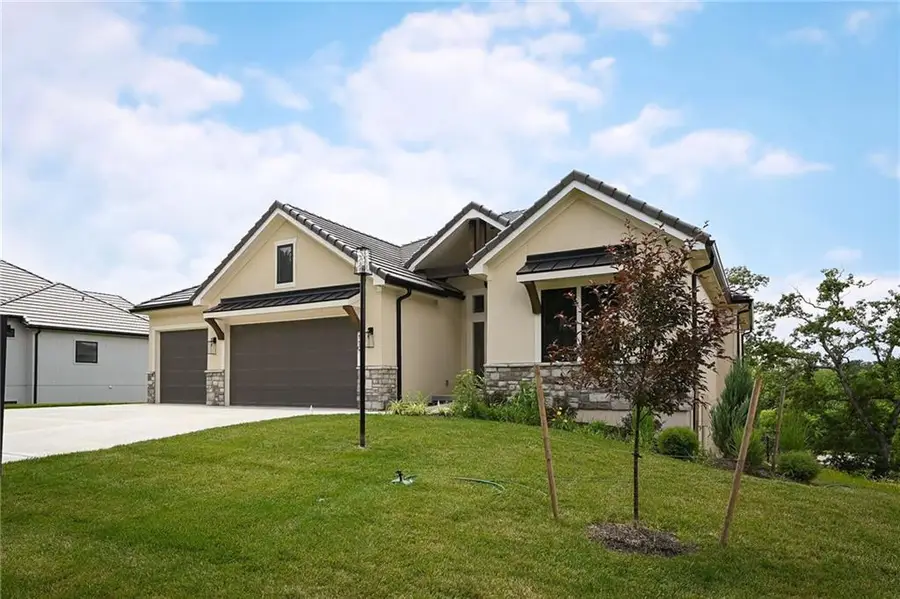 119 Teton Ridge, Lake Winnebago, MO 64034 - Image #2