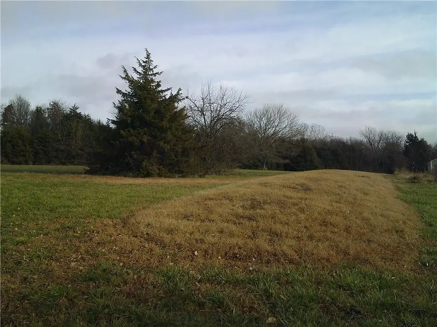 206 E Sundance Drive, Paola, KS 66071 - Image #3