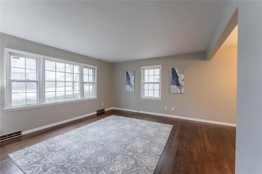 9414 Connell Drive, Overland Park, KS 66212 - Image #3