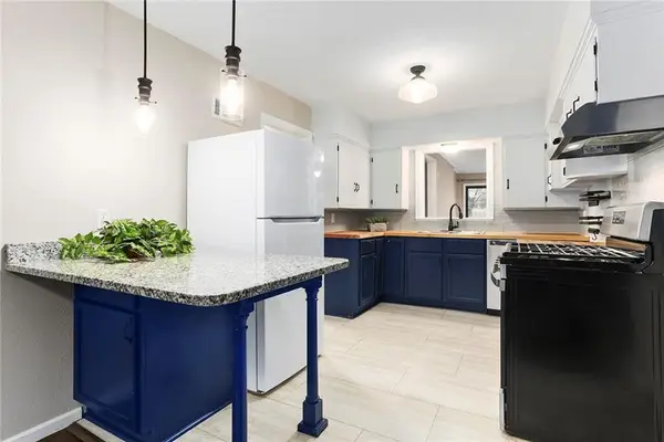 1402 High Grove Road, Grandview, MO 64030