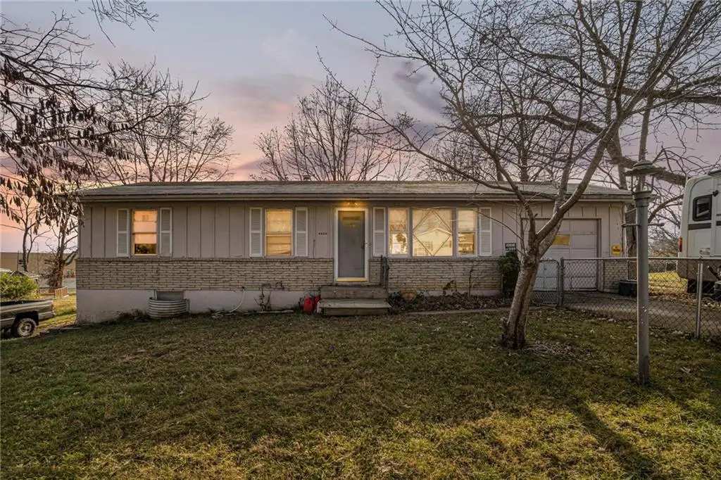 8608 Hines Lane, Pleasant Valley, MO 64068 - Image #1