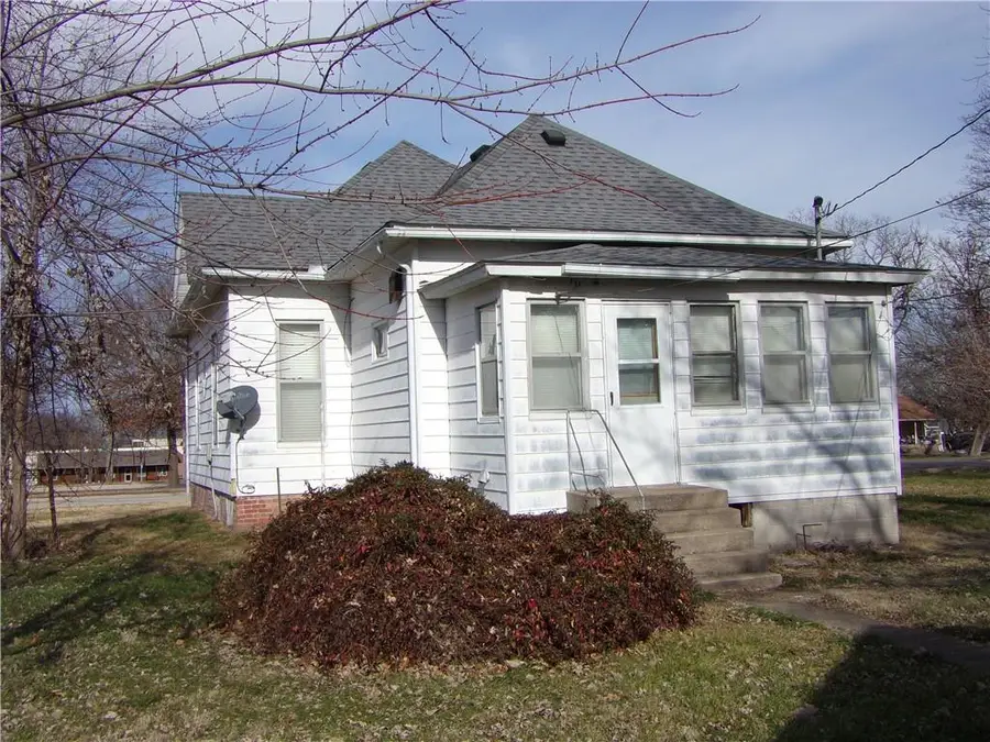 303 Chestnut Street, Mound City, KS 66056 - Image #3