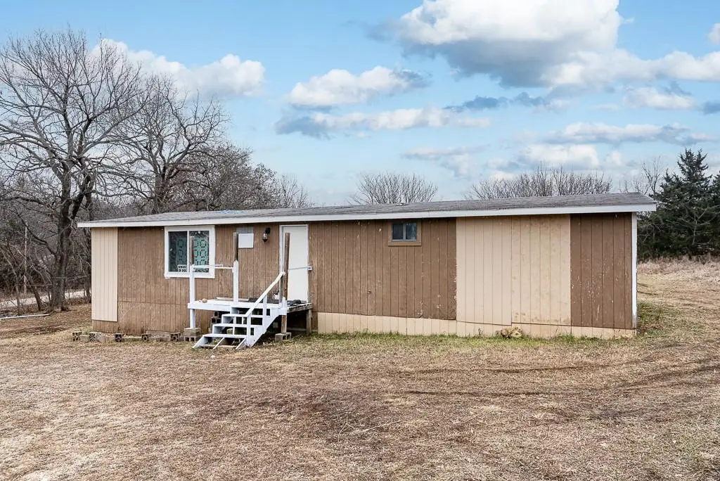 9445 Village Lane, Ozawkie, KS 66070 - Image #1