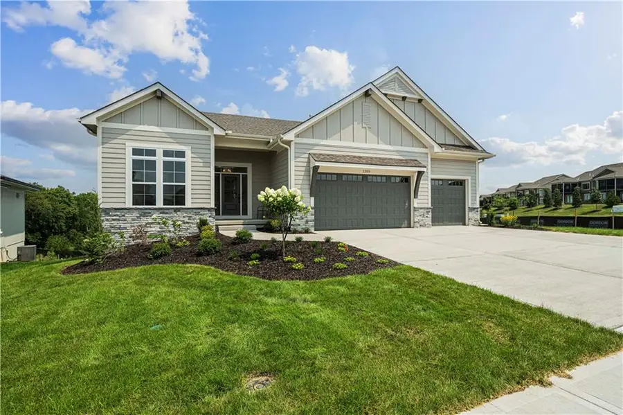 22018 W 114th Court, Olathe, KS 66061 - Image #2