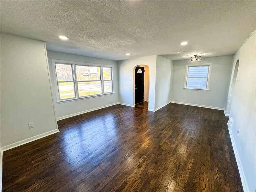 209 W North Avenue, Belton, MO 64012 - Image #2