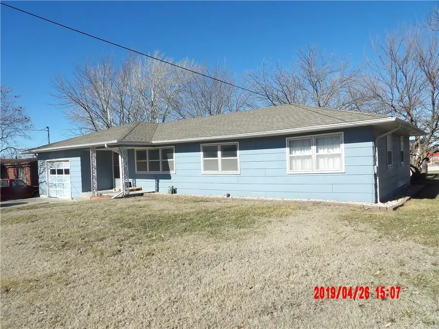 217 W Warren Avenue, Garnett, KS 66032 - Image #3